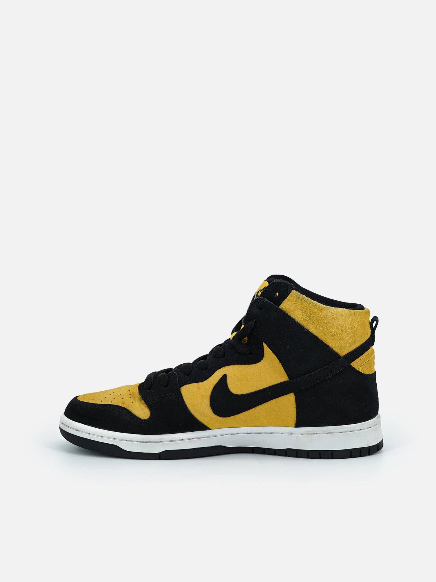 Nike Dunk SB Reverse Goldenrod sample
