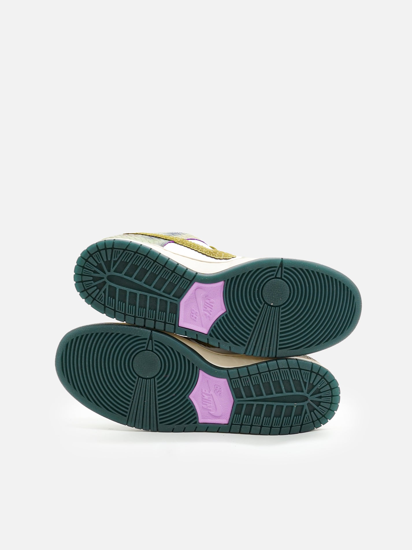 Nike SB Dunk Low Alexis Sablone Chameleon