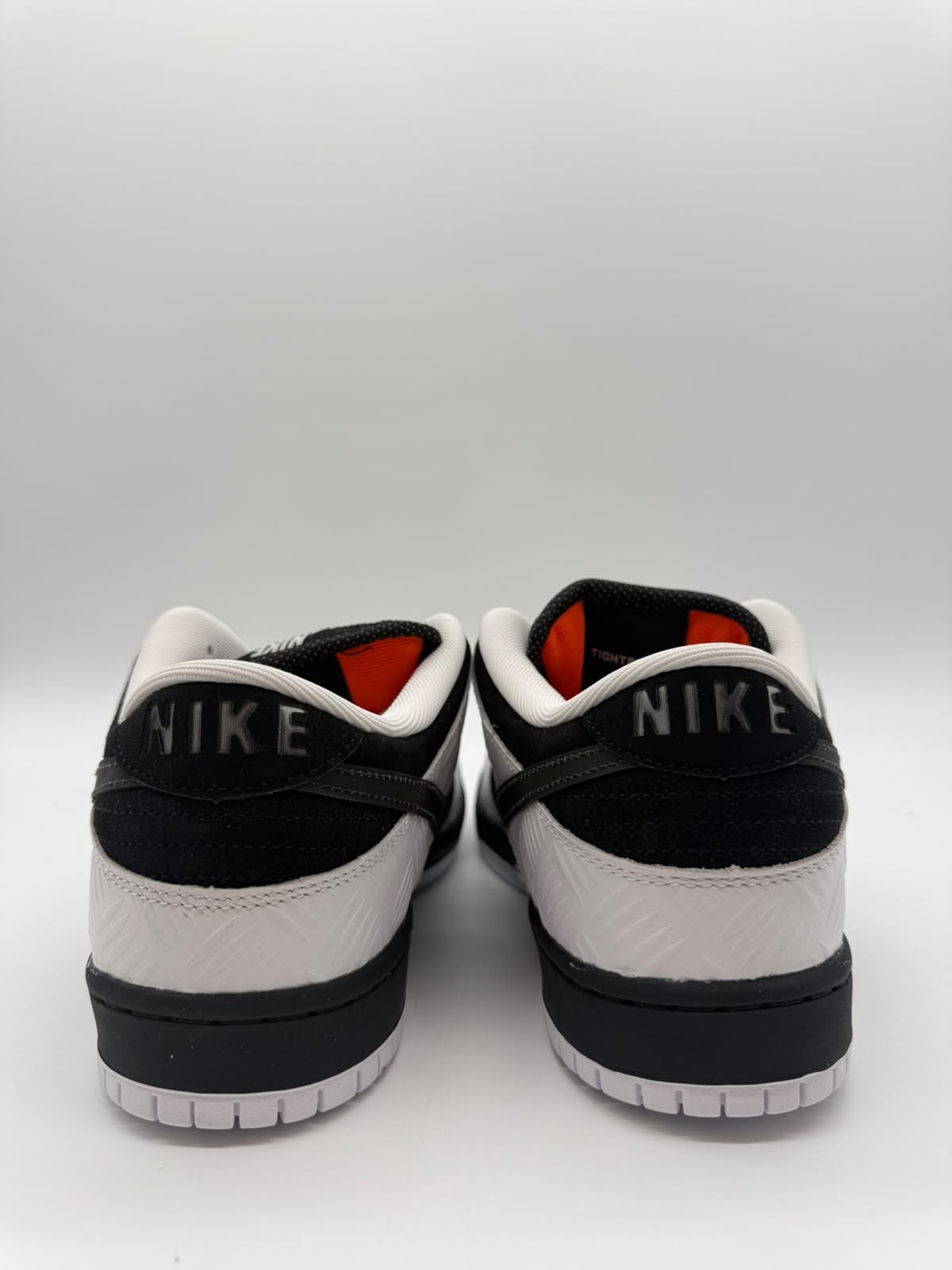 Nike SB Dunk Low TIGHTBOOTH