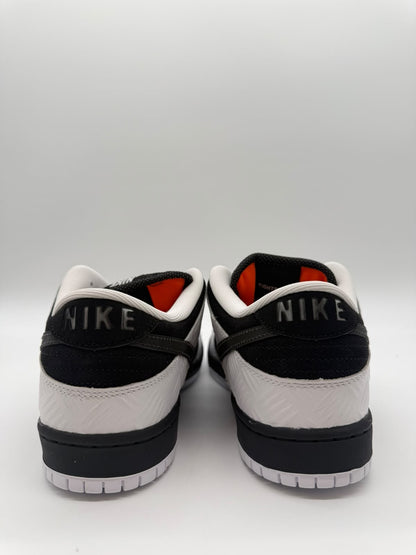 Nike SB Dunk Low TIGHTBOOTH