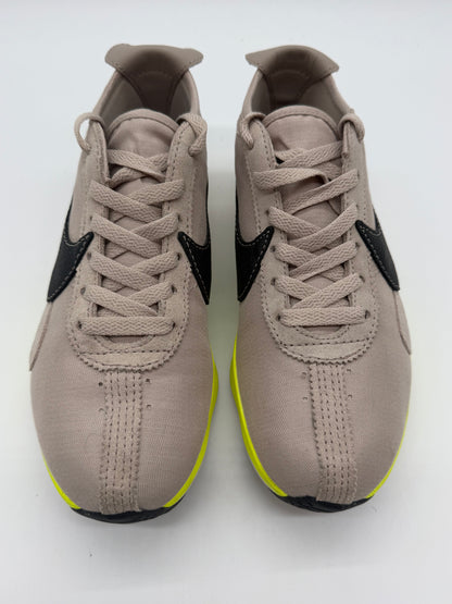 Nike Moon Racer String