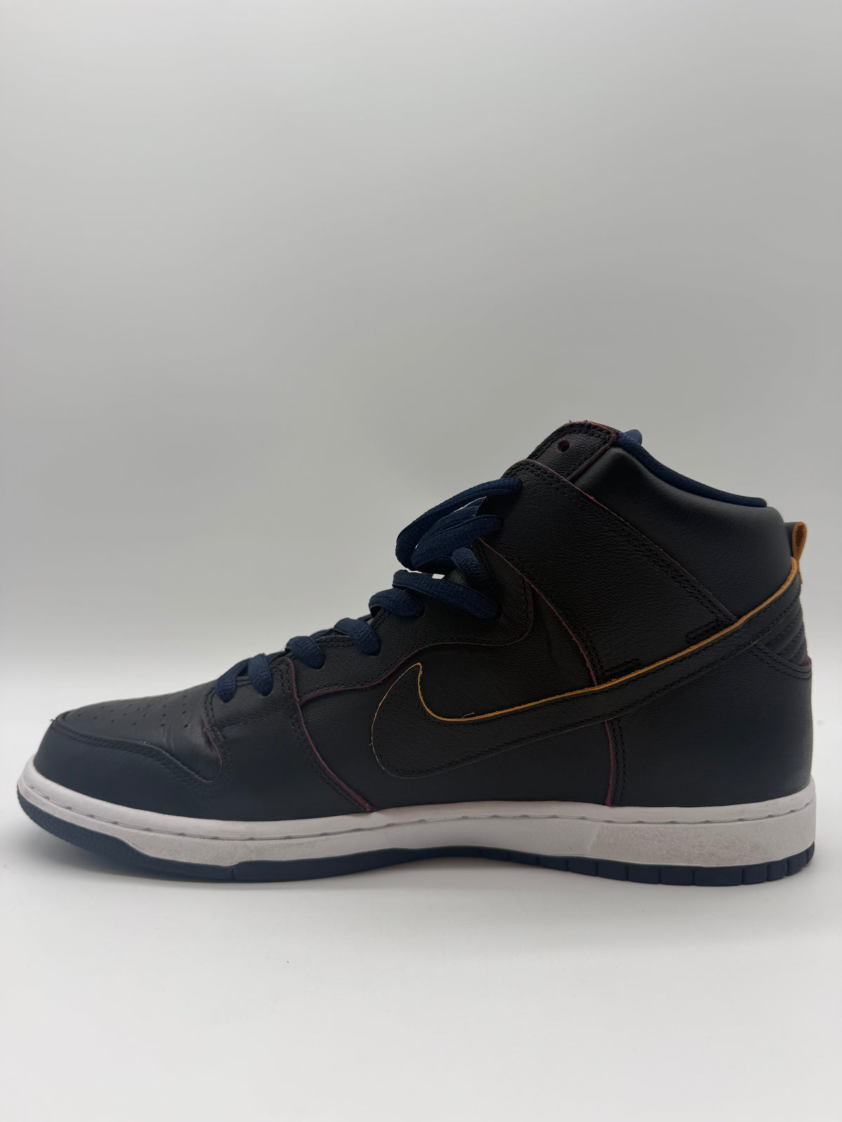 Nike SB Dunk High NBA Cavs
