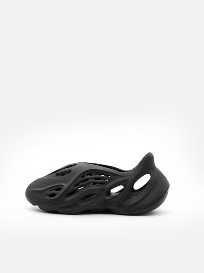 Yeezy Foam Runner Onyx - FLIPPR