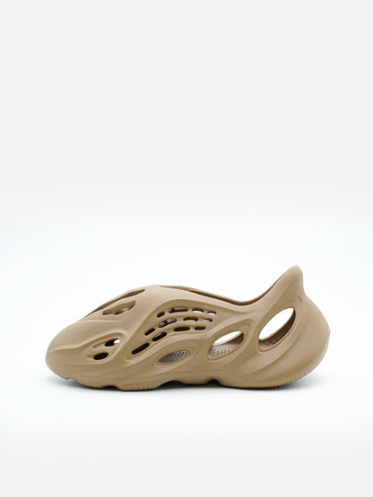 Yeezy Foam Runner Ochre - FLIPPR