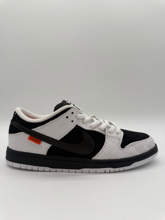 Nike SB Dunk Low TIGHTBOOTH
