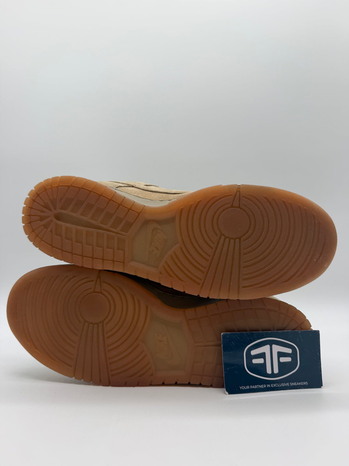 Nike SB Dunk Low Parachute Beige