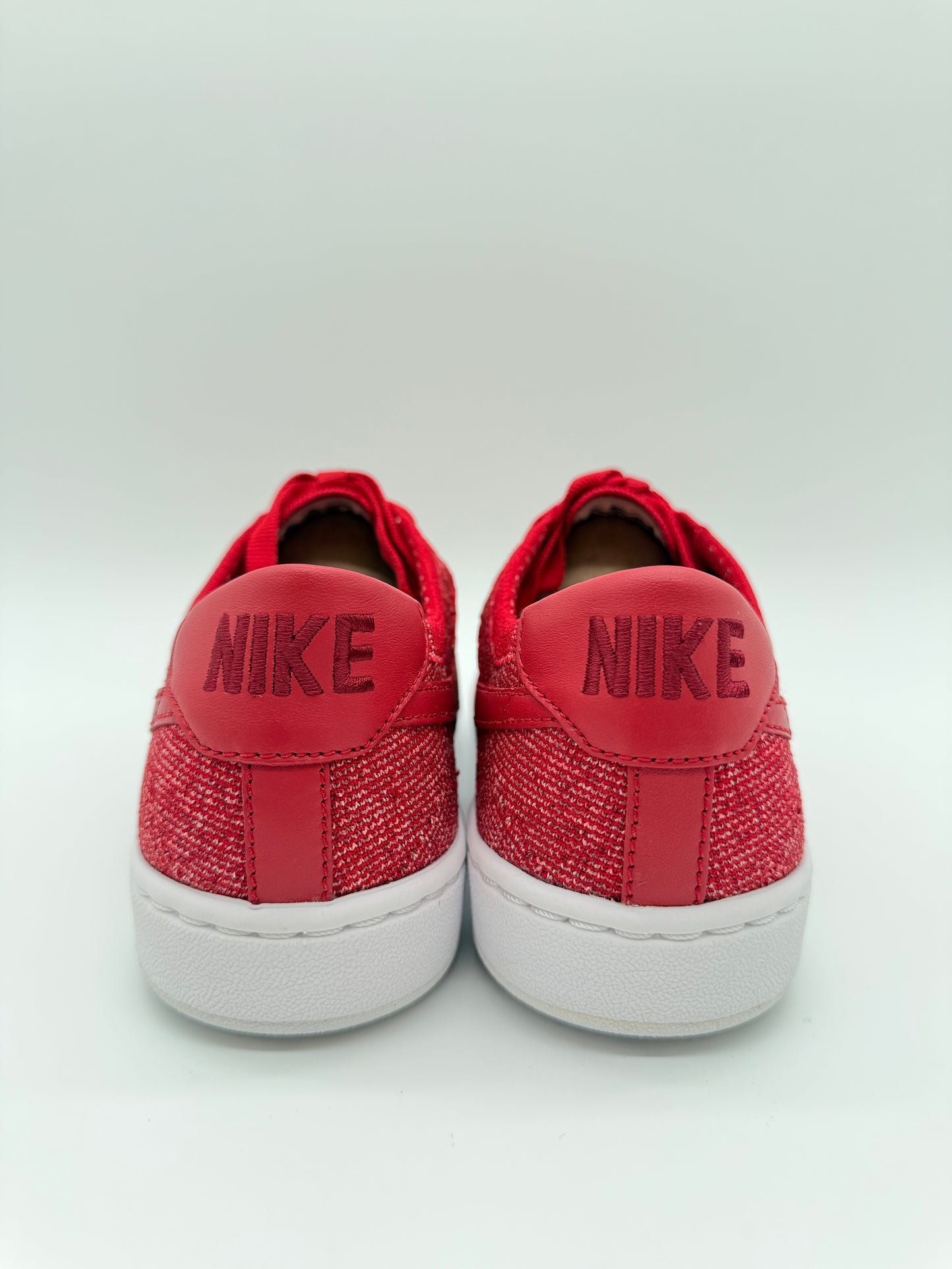 Nike Tennis Classic Ultra Flyknit Red