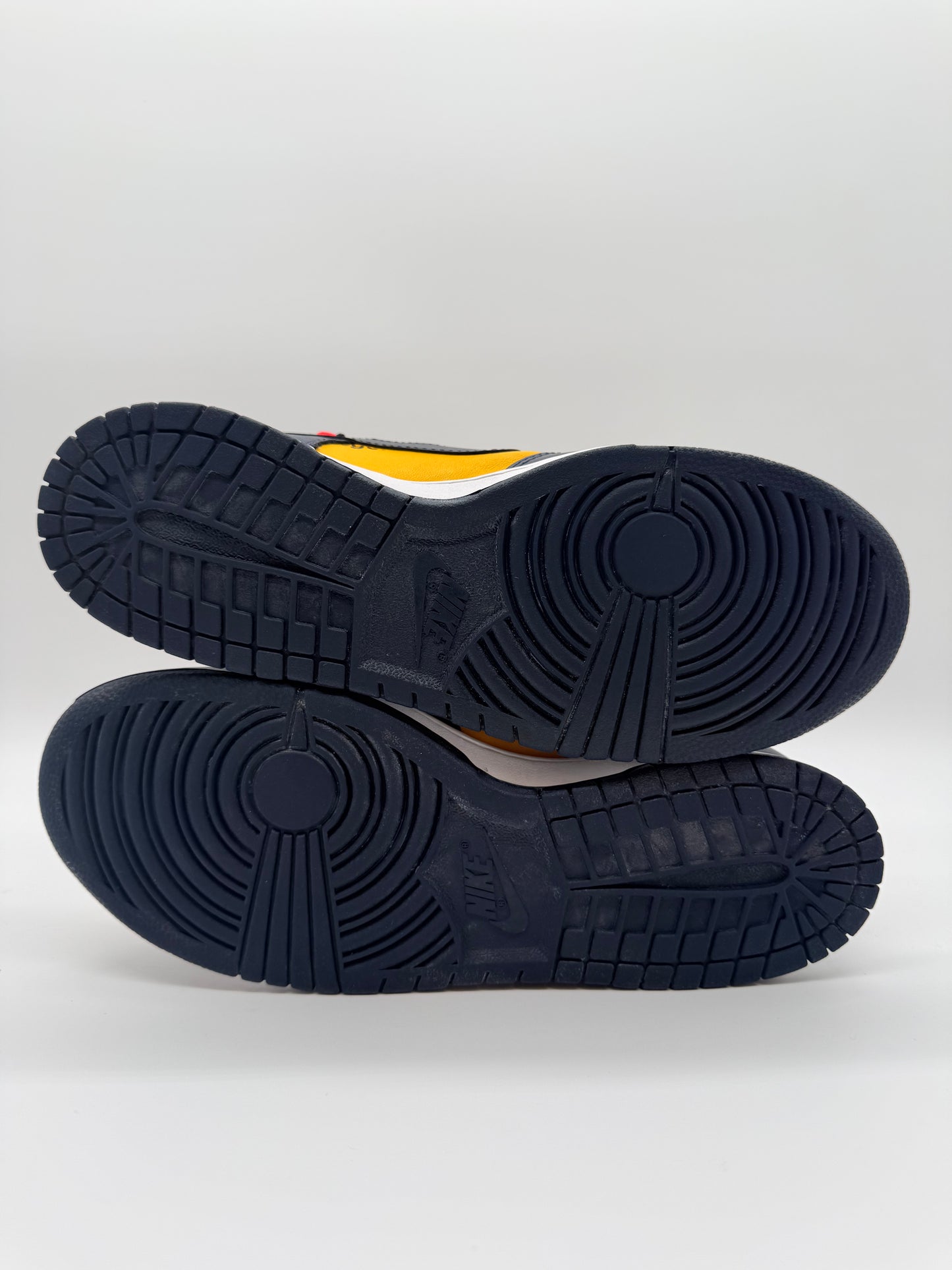 Nike Dunk Low Off-White University Gold