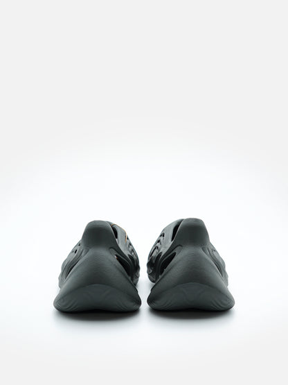 Yeezy Foam Runner Carbon - FLIPPR