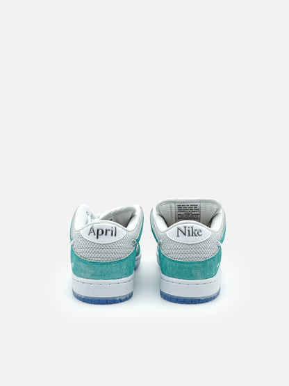 Nike SB Dunk Low April Skateboards - FLIPPR