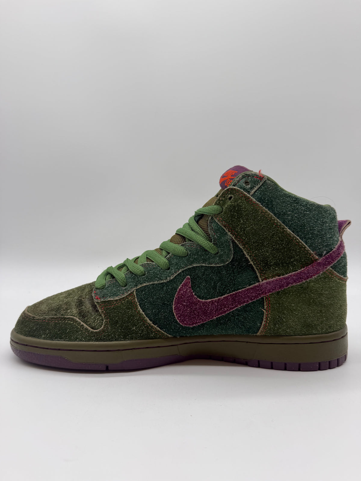 Nike SB Dunk High Skunk 420