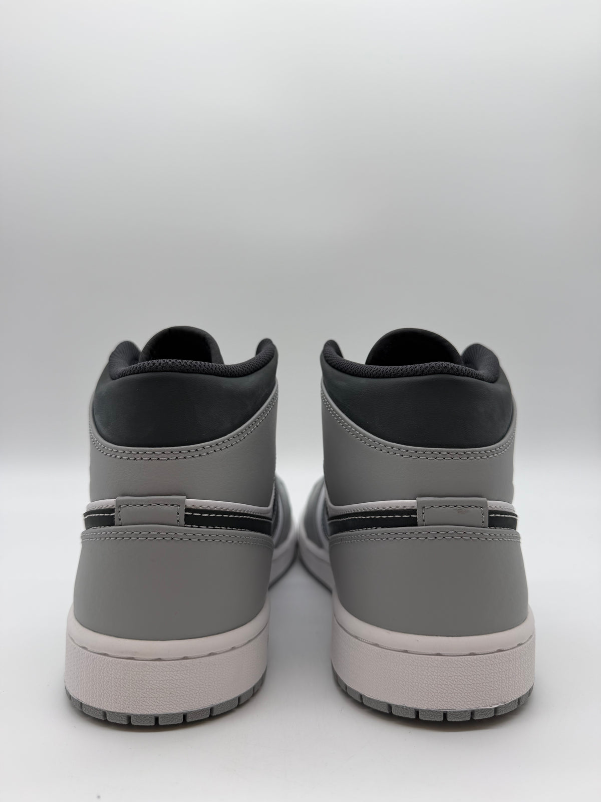 Jordan 1 Mid Light Smoke Grey Anthracite