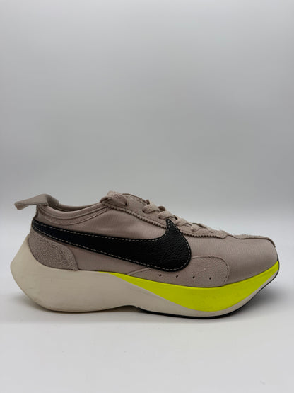 Nike Moon Racer String
