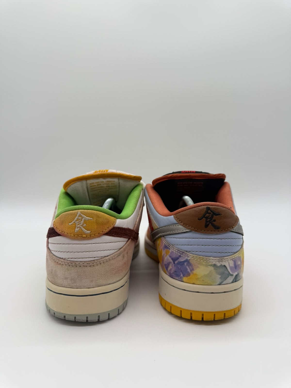 Nike SB Dunk Low Streethawker