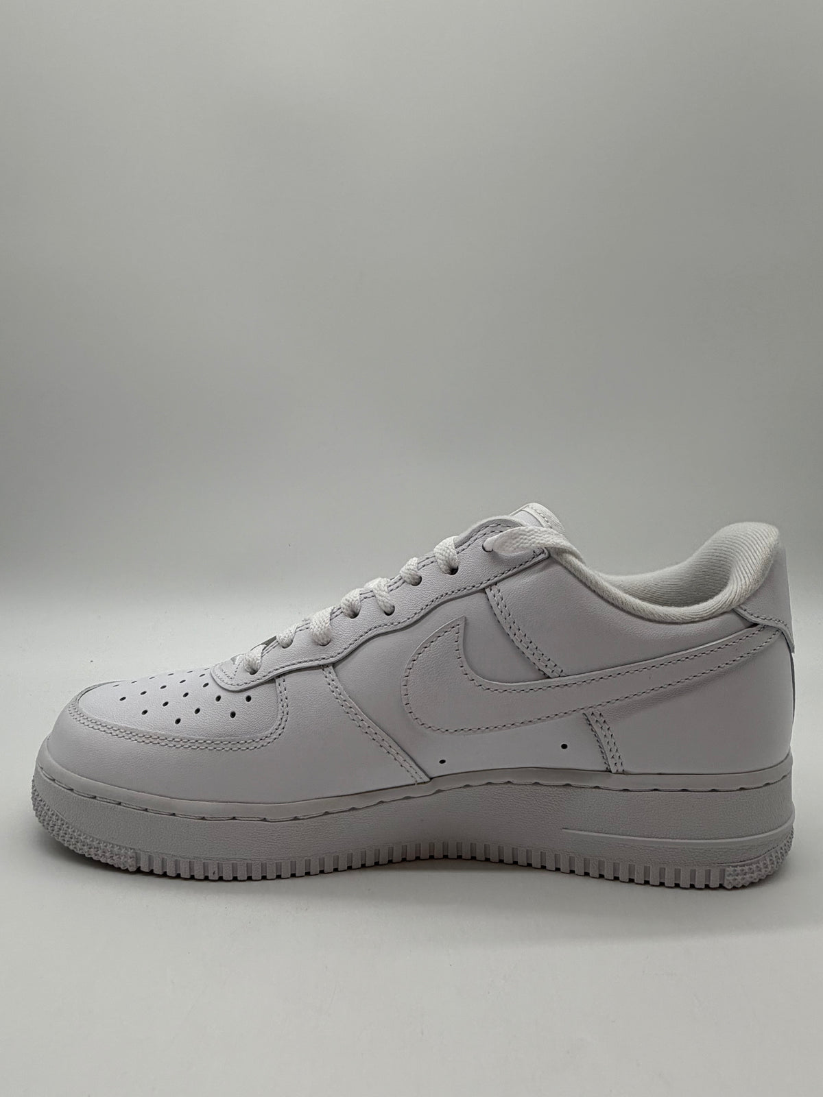 Nike Air Force 1 Low Supreme White