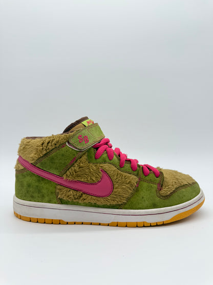 Nike SB Dunk Mid Mama Bear