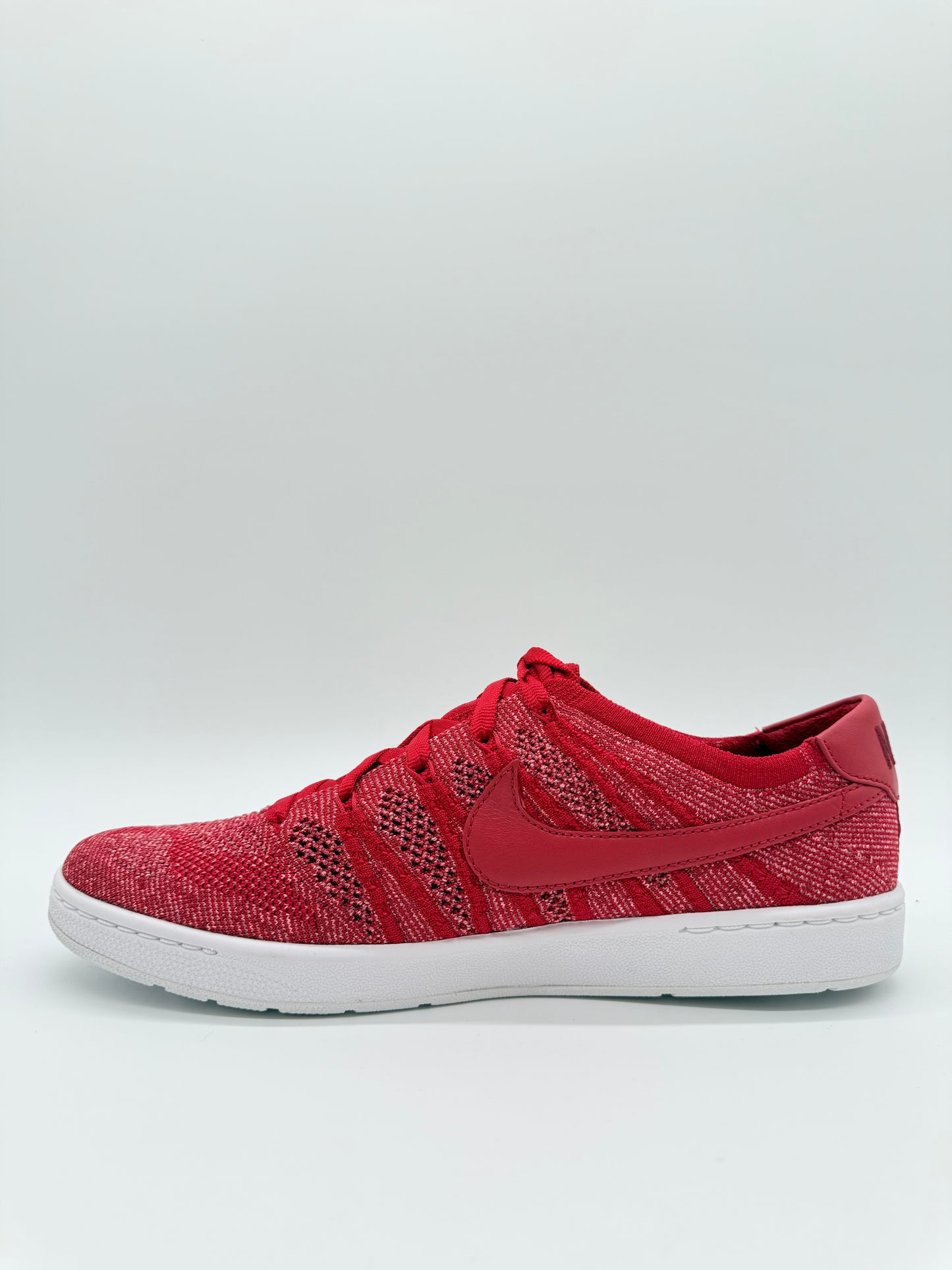 Nike Tennis Classic Ultra Flyknit Red