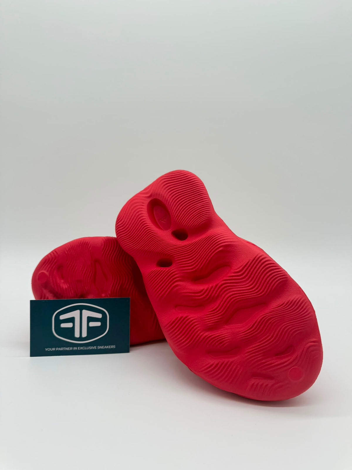 Adidas Yeezy Foam RNNR Vermillion