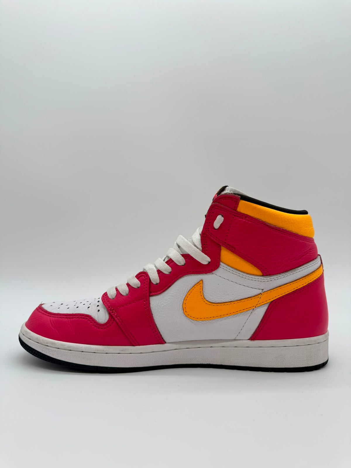 Jordan 1 Retro High OG Light Fusion Red