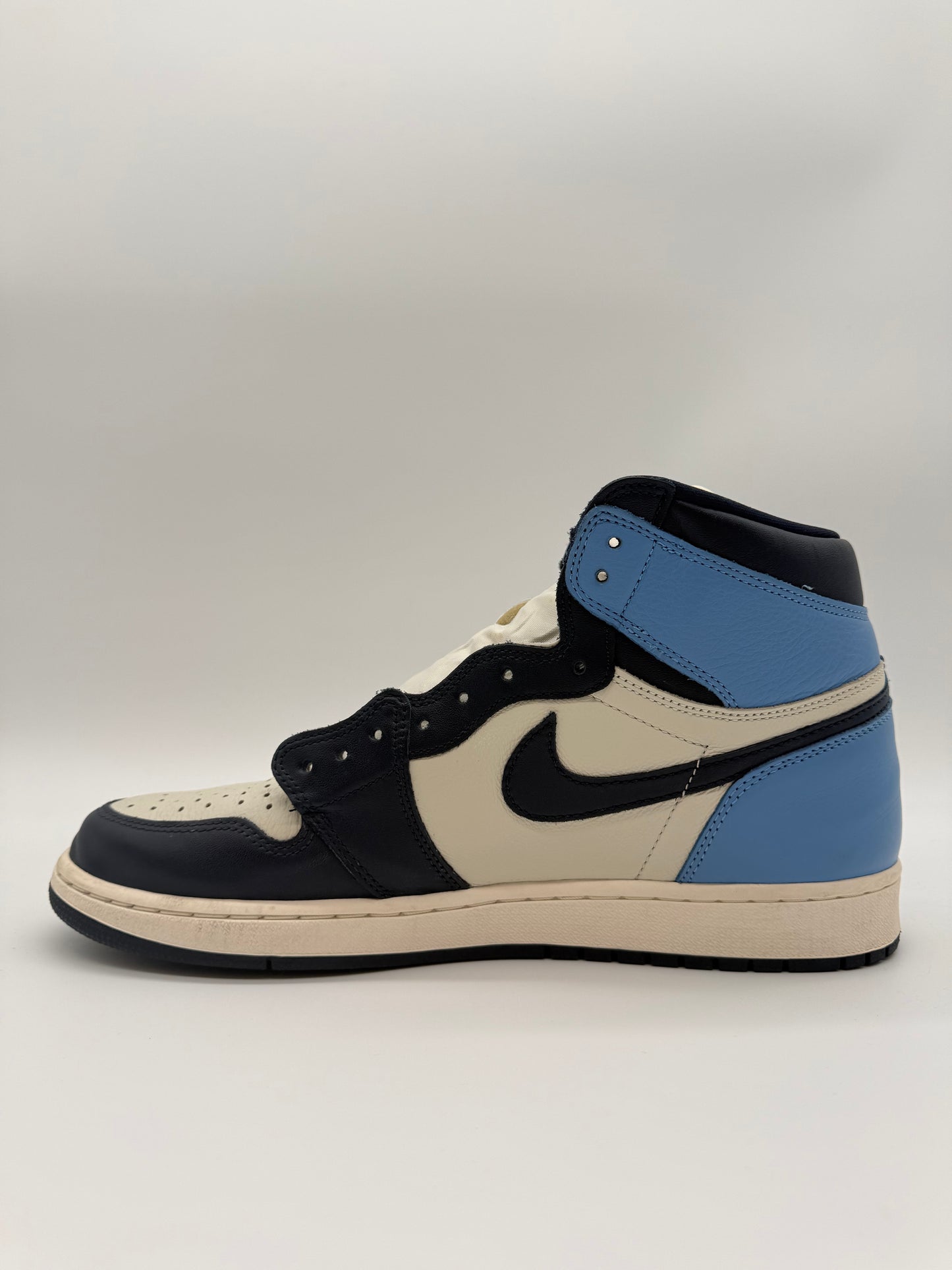 Nike Air Jordan 1 High Obsidian
