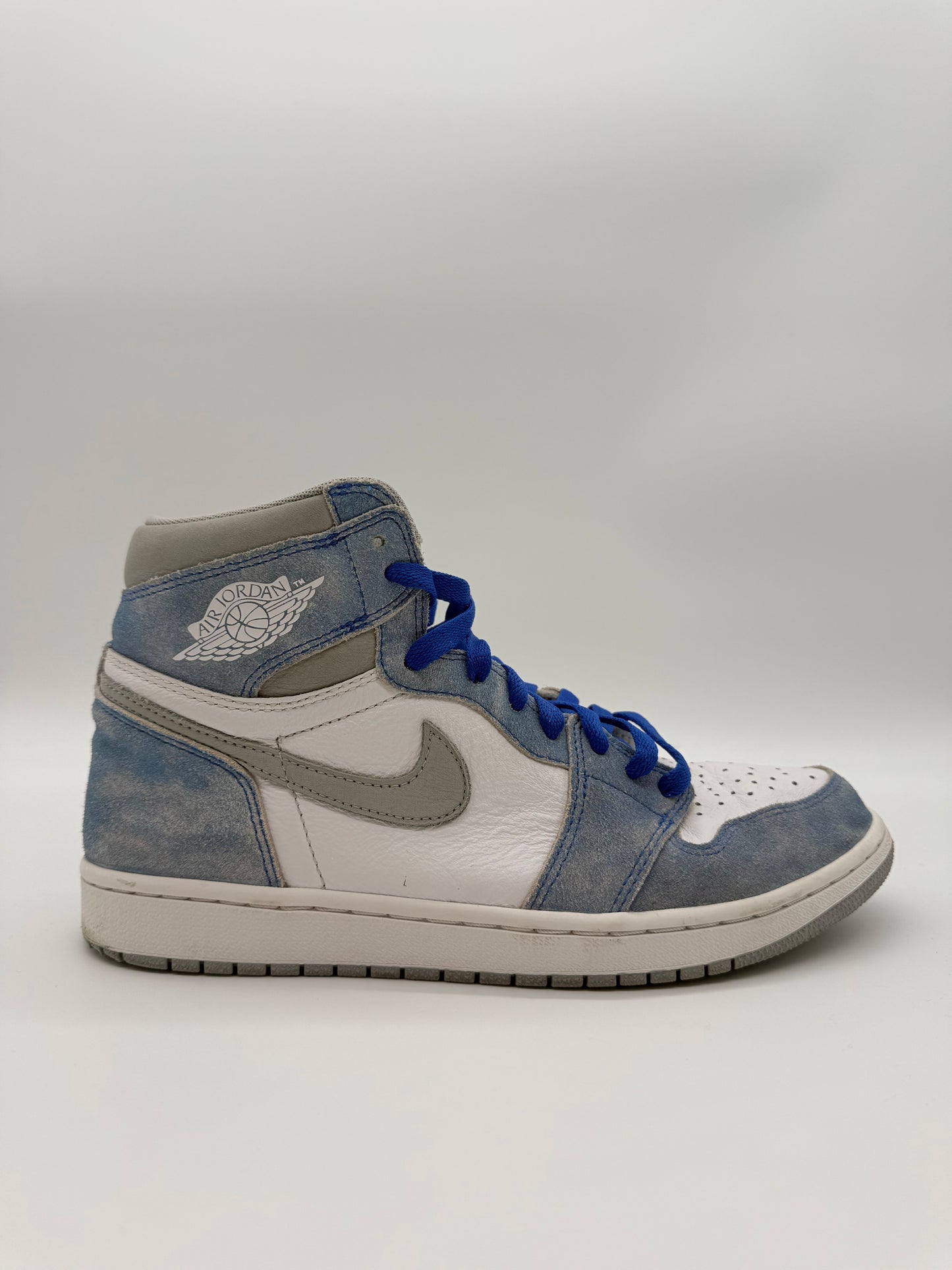 Nike Air Jordan 1 Retro High Hyper Royal Smoke Grey