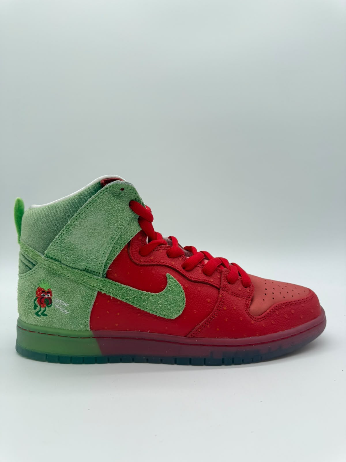 Nike SB Dunk High Strawberry Cough