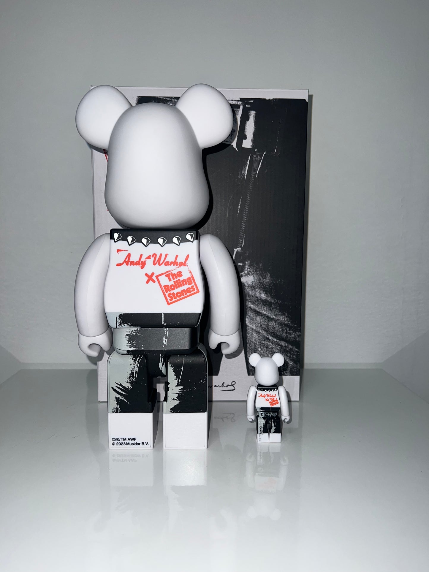 Bearbrick Rolling stones / Andy Warhol - sticky fingers - FLIPPR