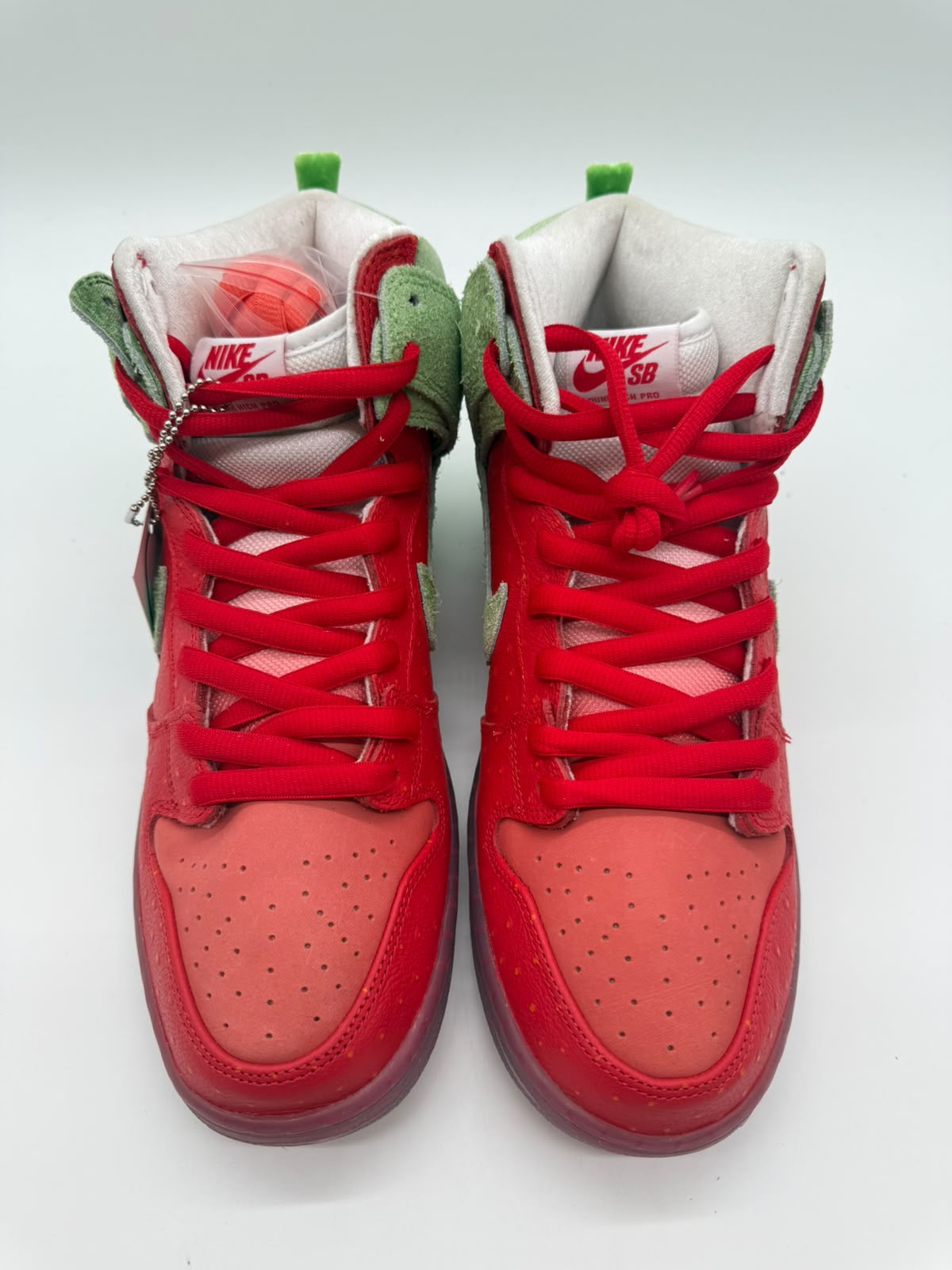 Nike SB Dunk High Strawberry Cough