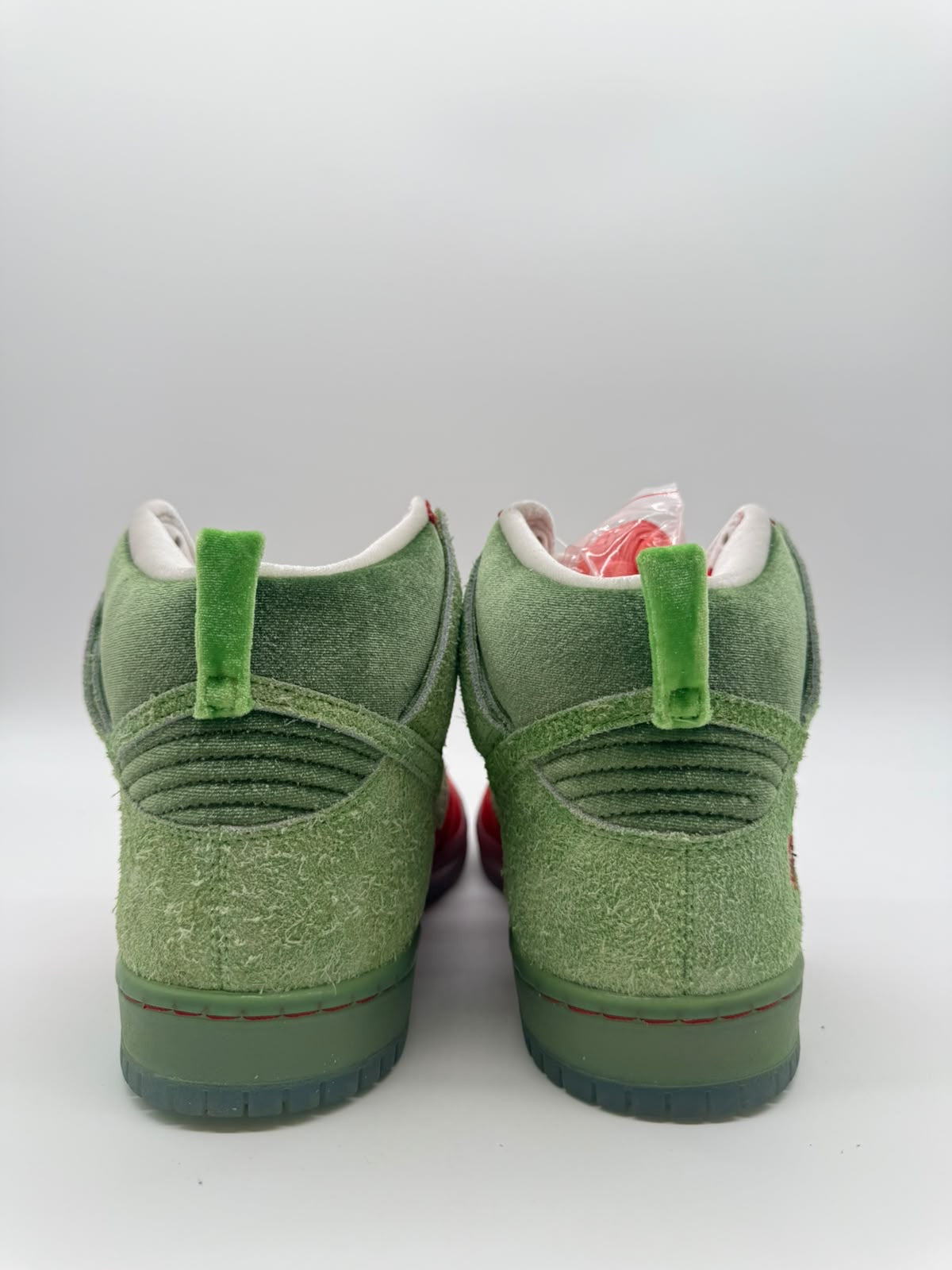 Nike SB Dunk High Strawberry Cough