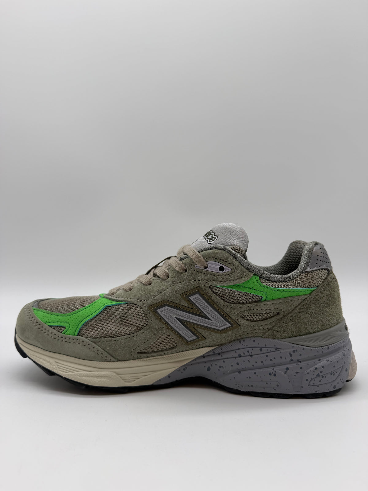 New Balance 990v3 MiUSA Patta Keep Your Family Close