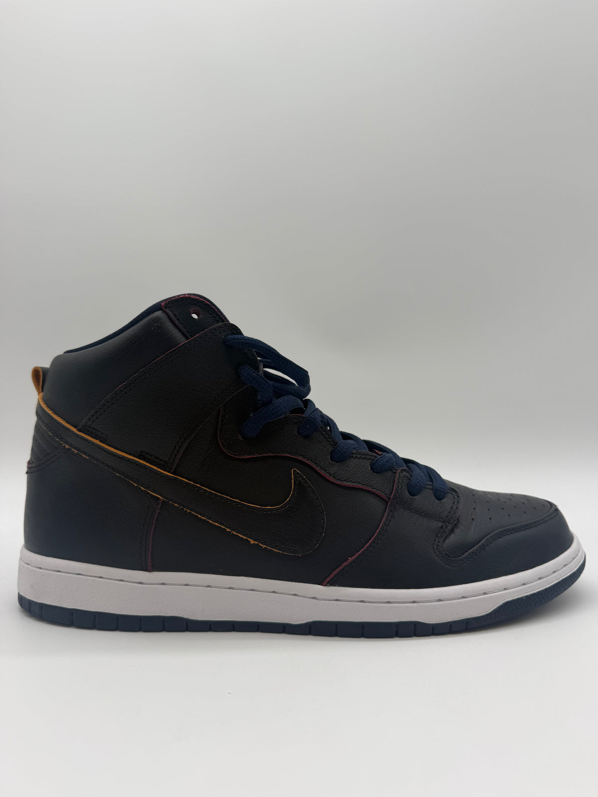 Nike SB Dunk High NBA Cavs