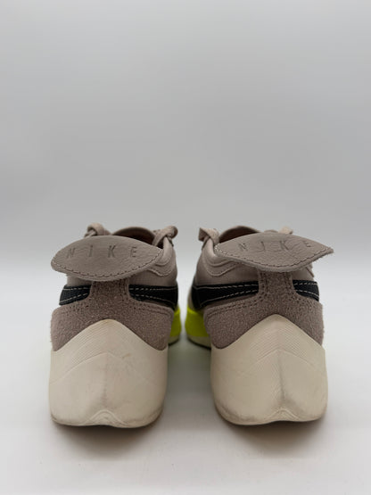 Nike Moon Racer String