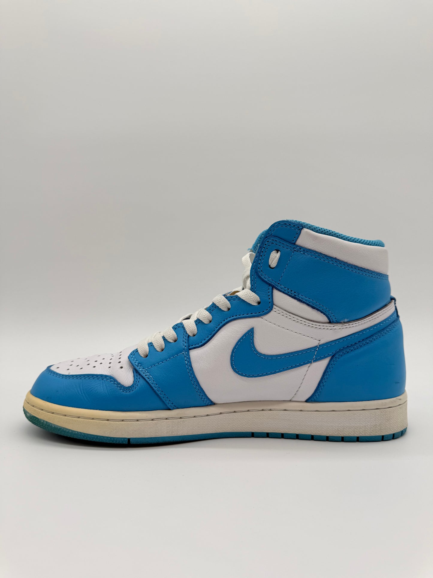 Nike Air Jordan 1 High UNC