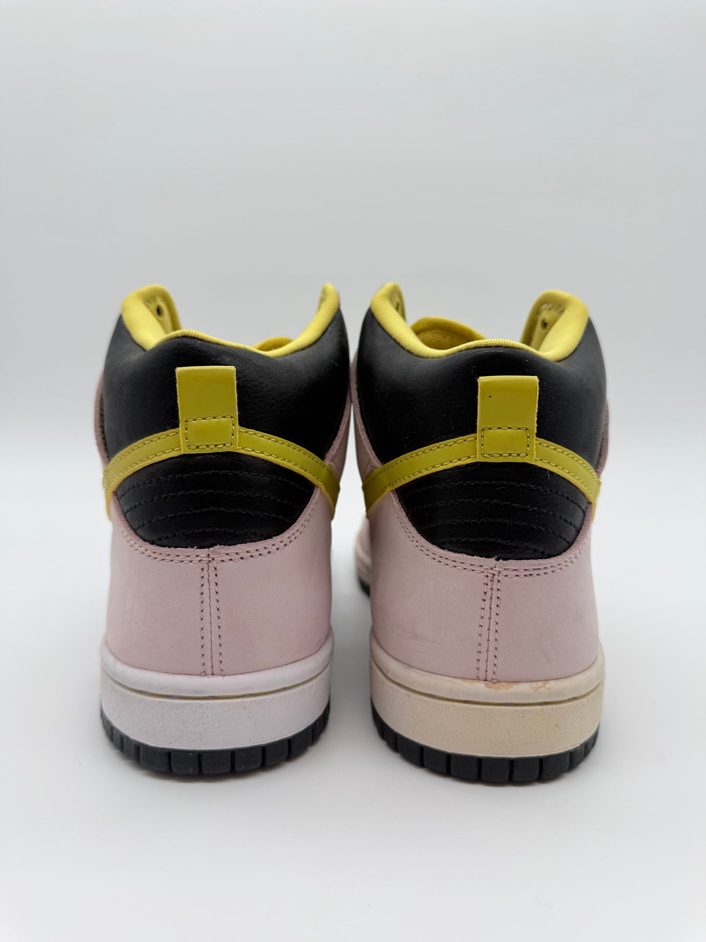 Nike SB Dunk HighMiss Piggy