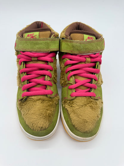 Nike SB Dunk Mid Mama Bear