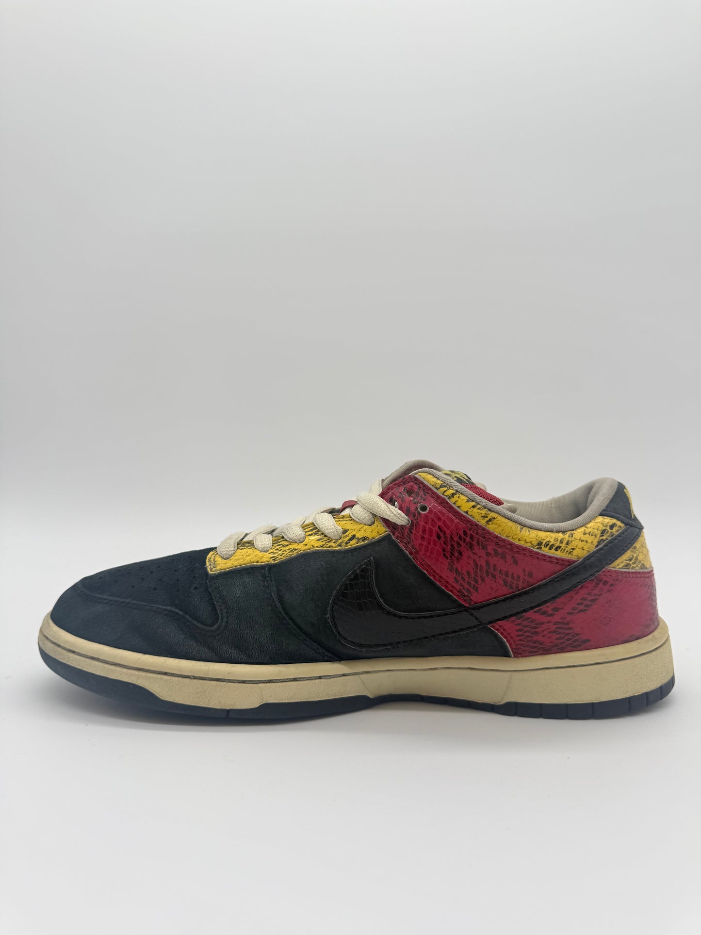 Nike SB Dunk Low Coral Snake