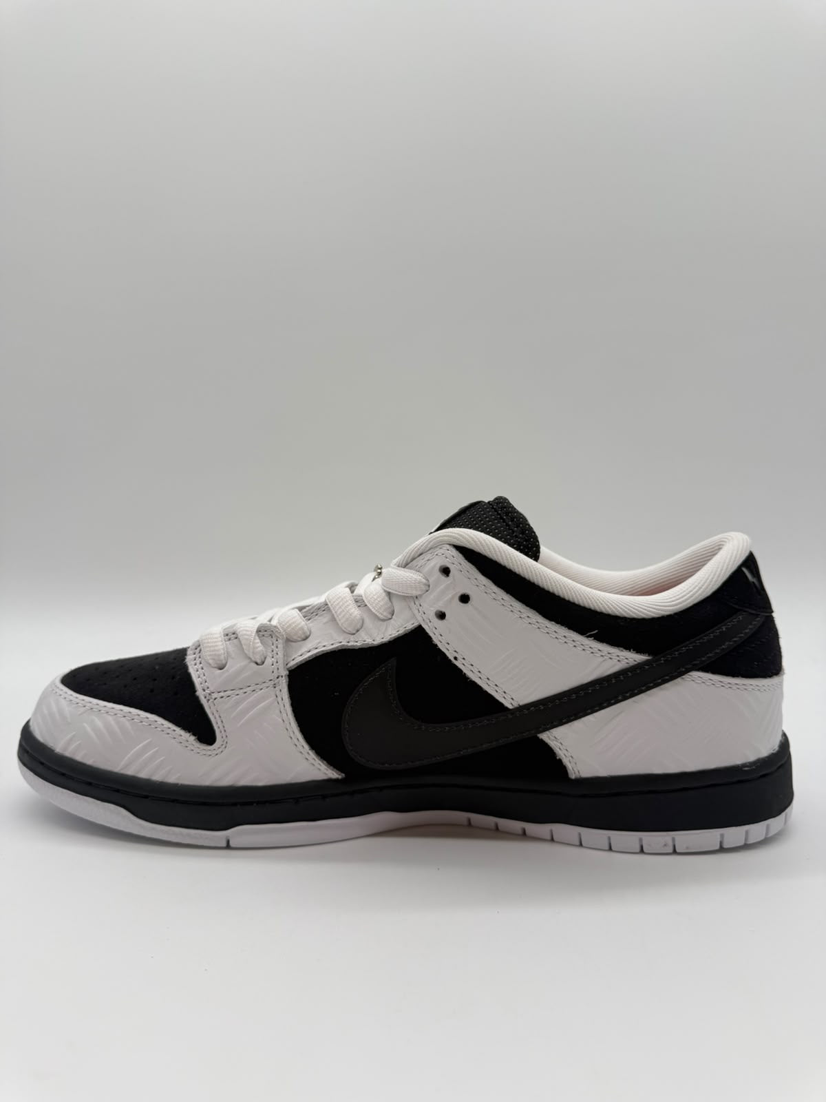 Nike SB Dunk Low TIGHTBOOTH