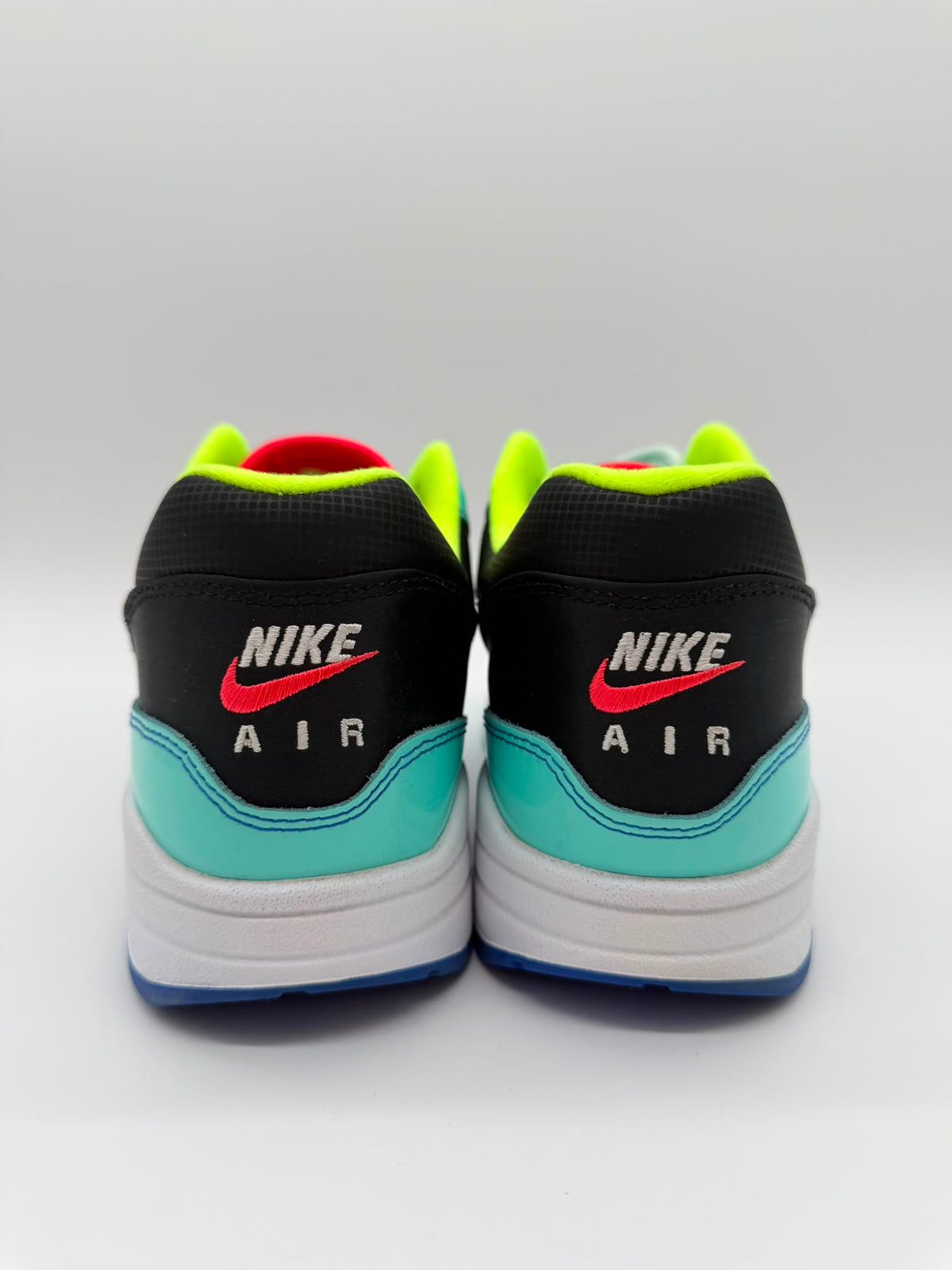 Nike Air Max 1 Black Hyper Grape