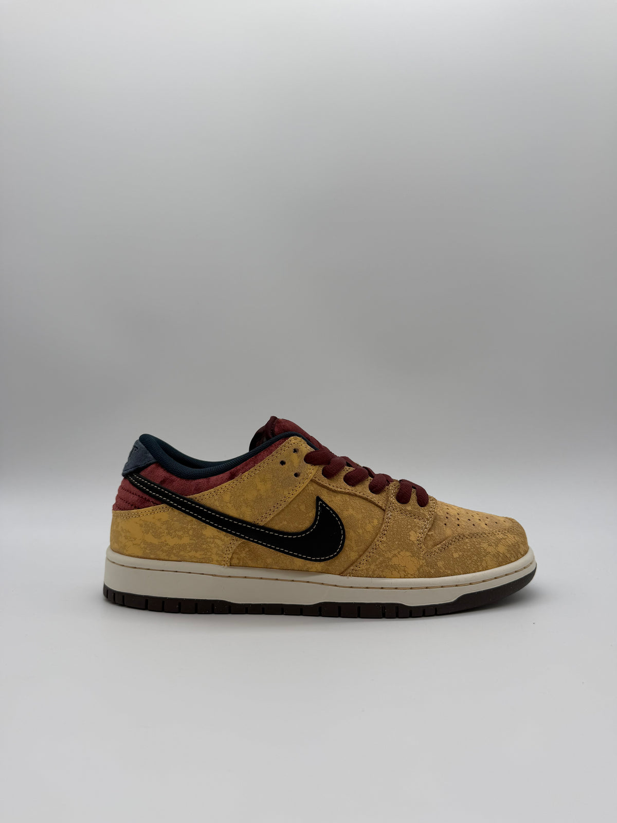 Nike SB Dunk Low City of Cinema