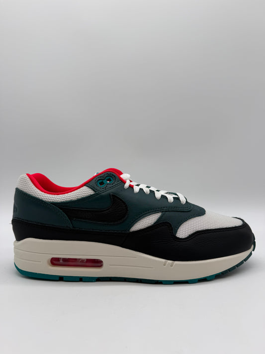 Nike Air Max 1 LeBron James Liverpool F.C.