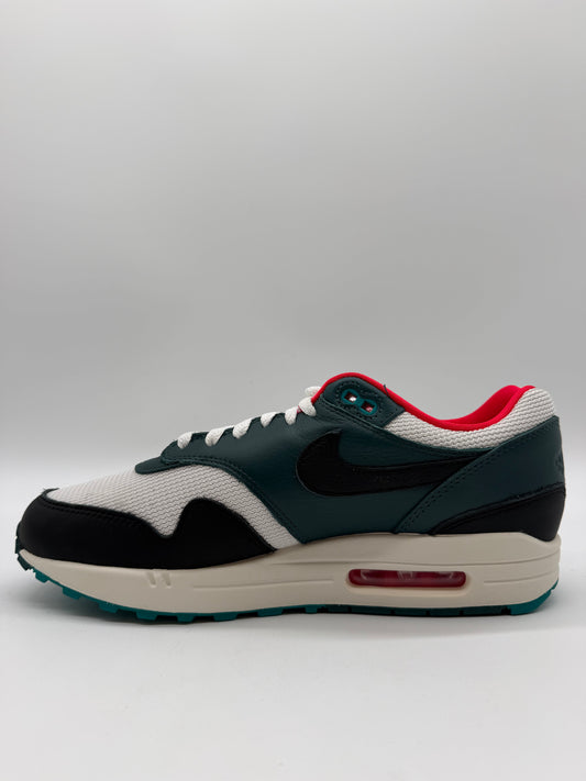 Nike Air Max 1 LeBron James Liverpool F.C.